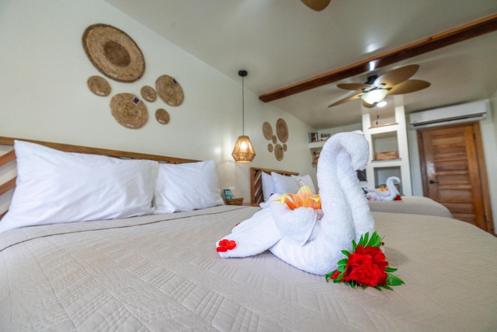 Ocean Tide Beach Resort San Pedro  Εξωτερικό φωτογραφία