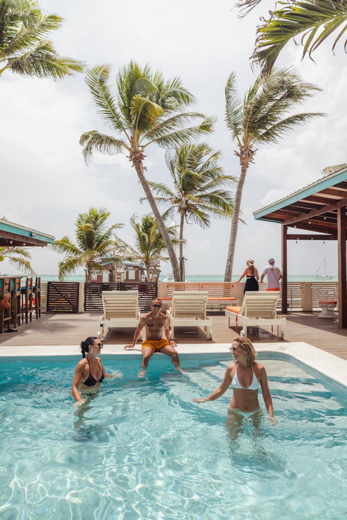 Ocean Tide Beach Resort San Pedro  Εξωτερικό φωτογραφία